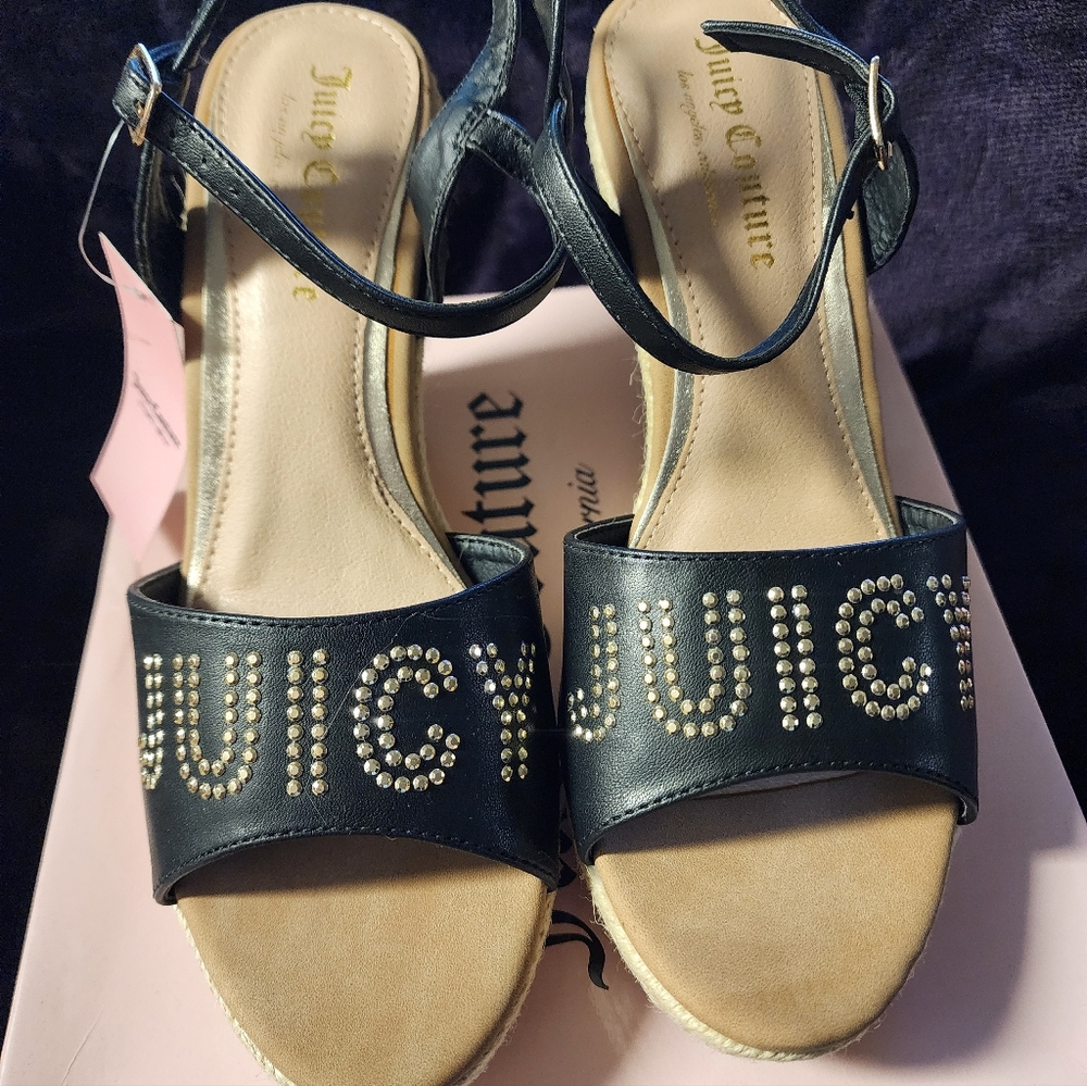 NWT WEDGE SANDALS SIZE 9 JUICY RHINESTONE ANKLE BUCKLE BY JUICY